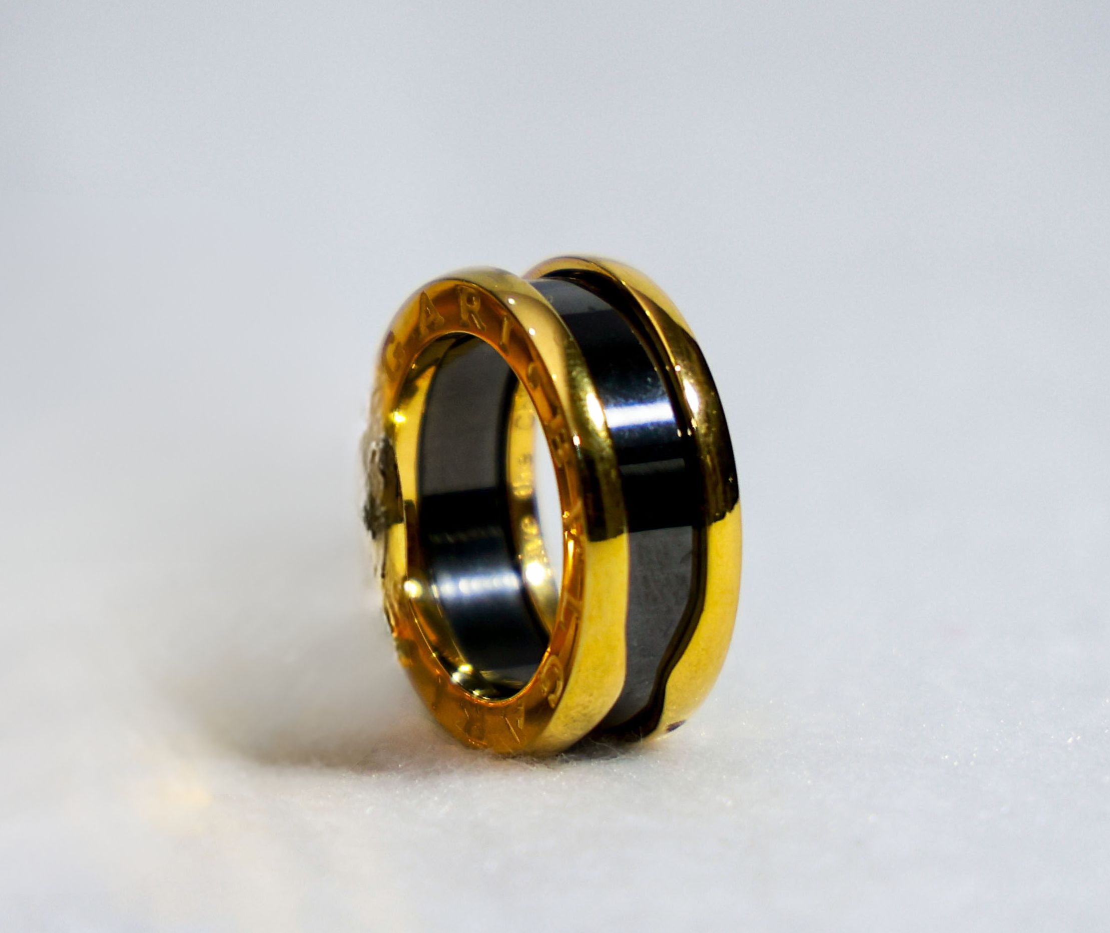 Anillo de acero enchapado en oro - Código K675