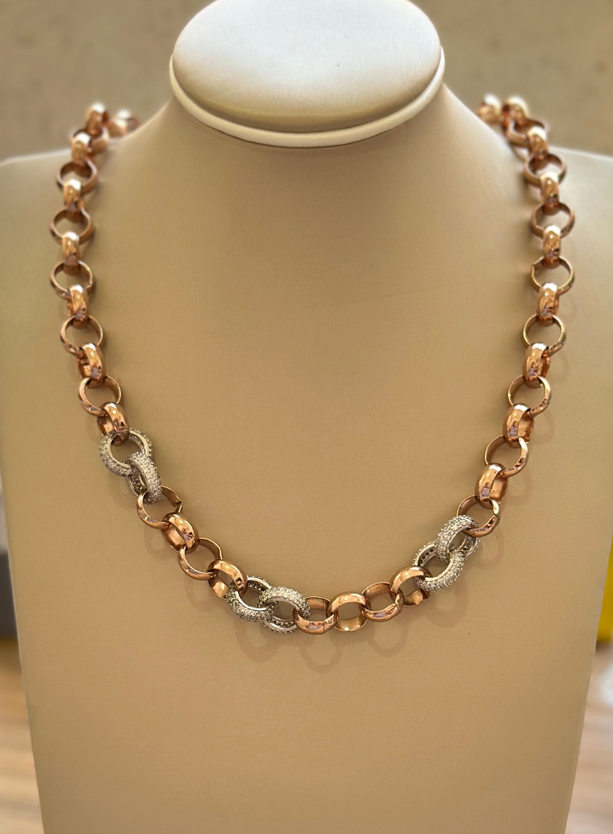 Cadena importante con circones  - Código K438