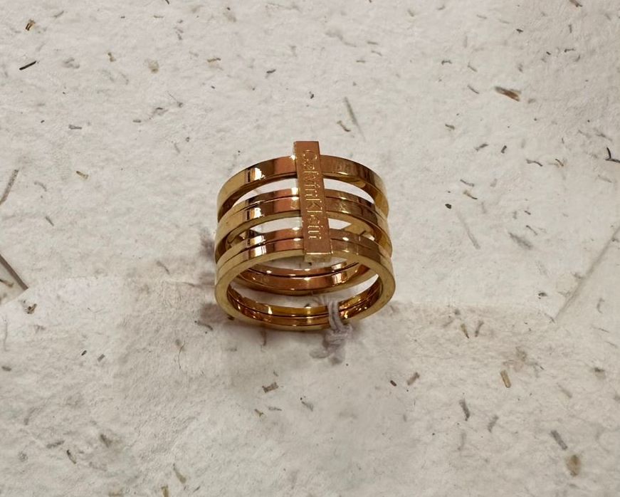 Anillo enchapado en oro - Código K679
