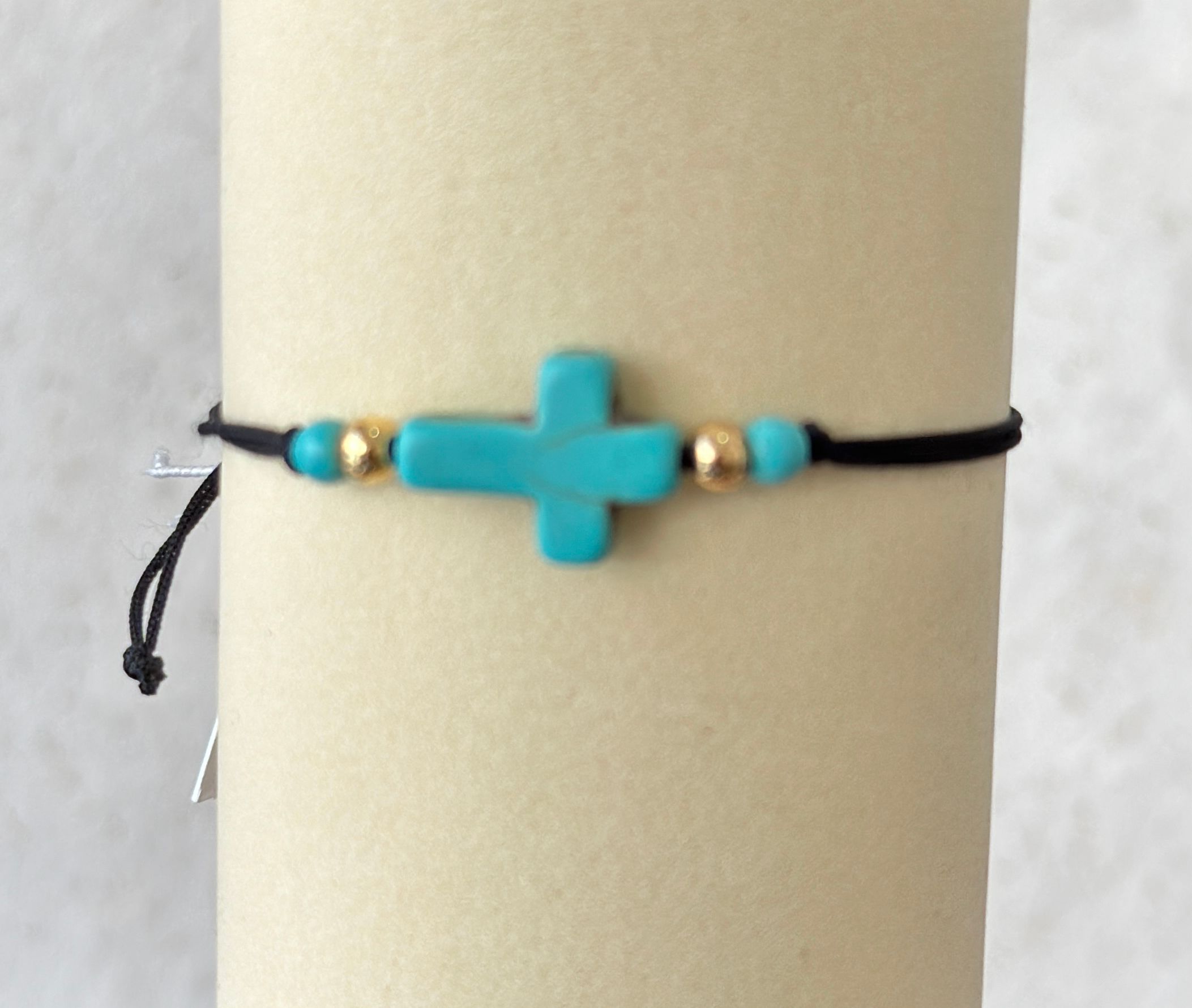 Pulsera hilo con cruz de turquesa - Código K701