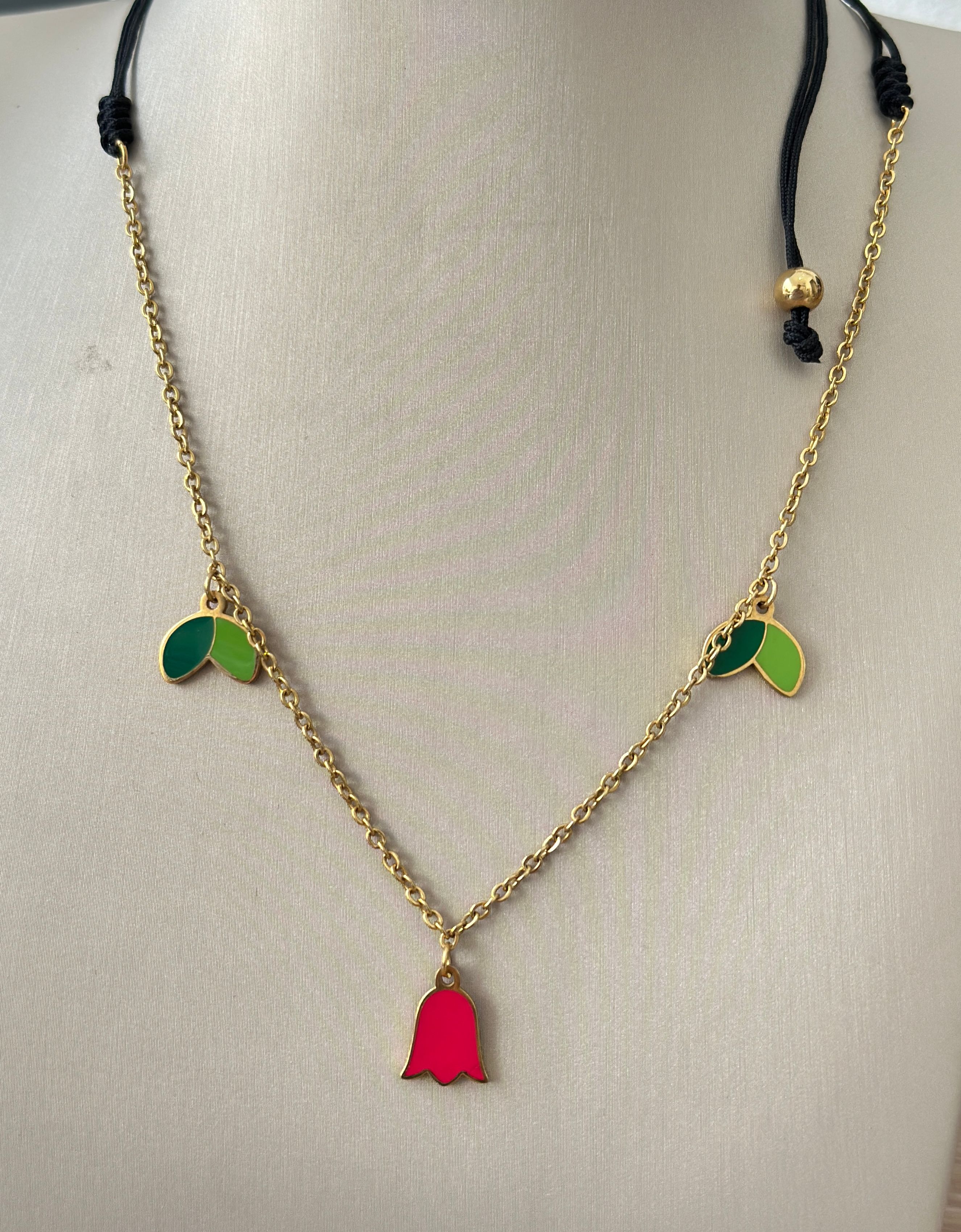 Cadena hilo negro con dije esmaltados - Código K643