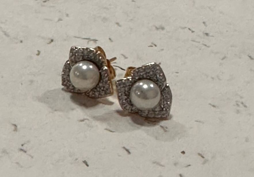 Aro acero enchapado con perlas - Código K380