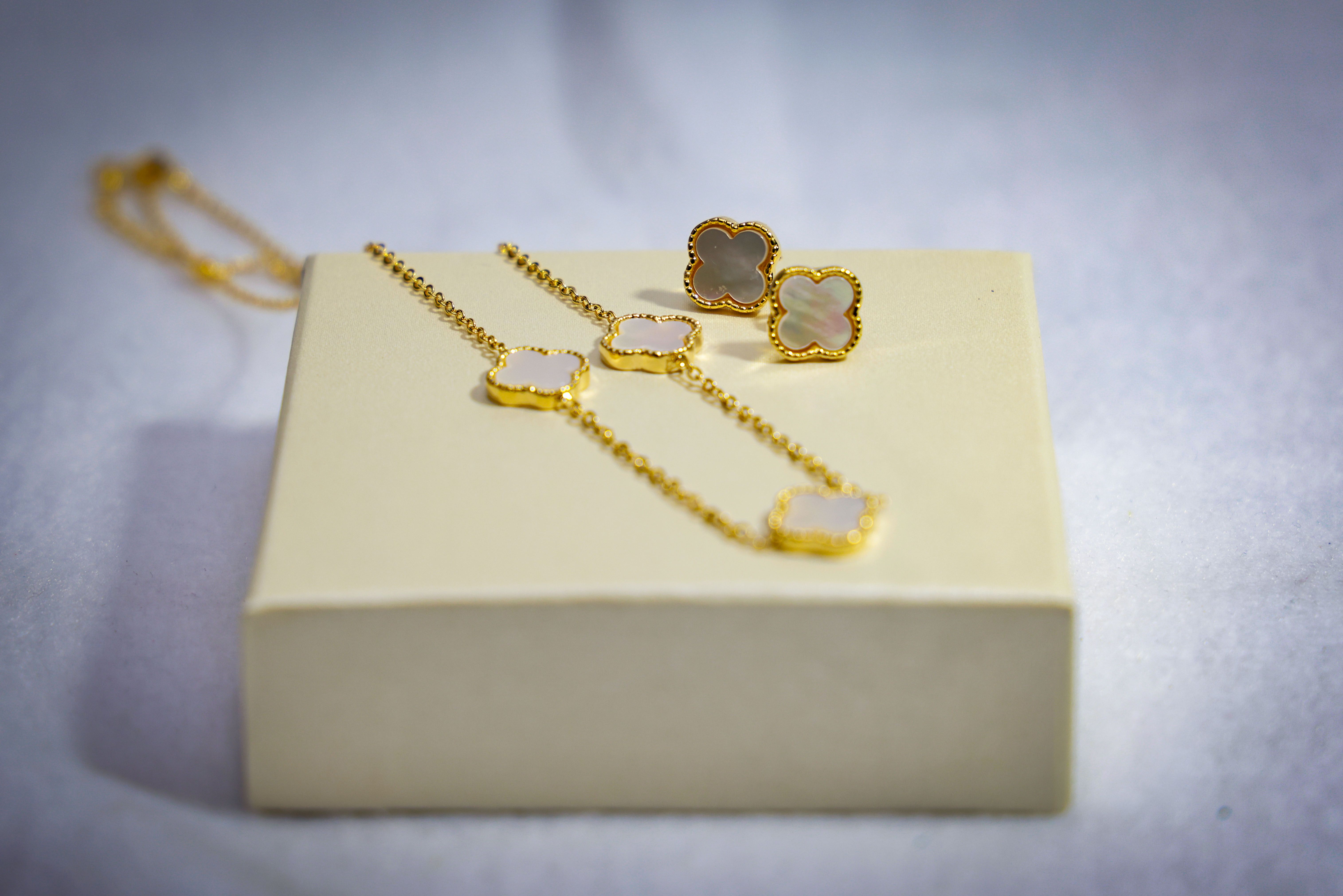 cadena enchapado de oro con nacar - Código K449