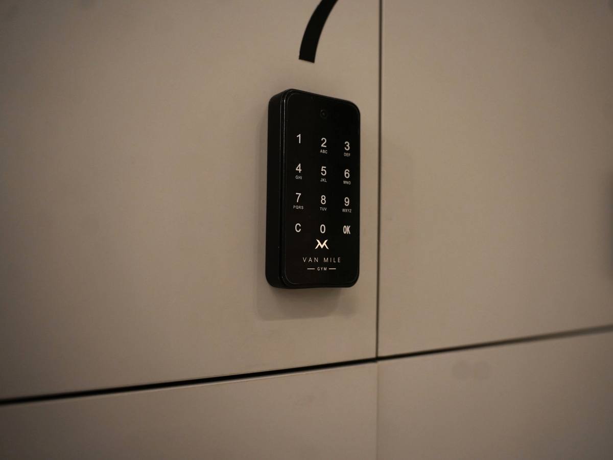Premium VAN MILE touch keypad locker