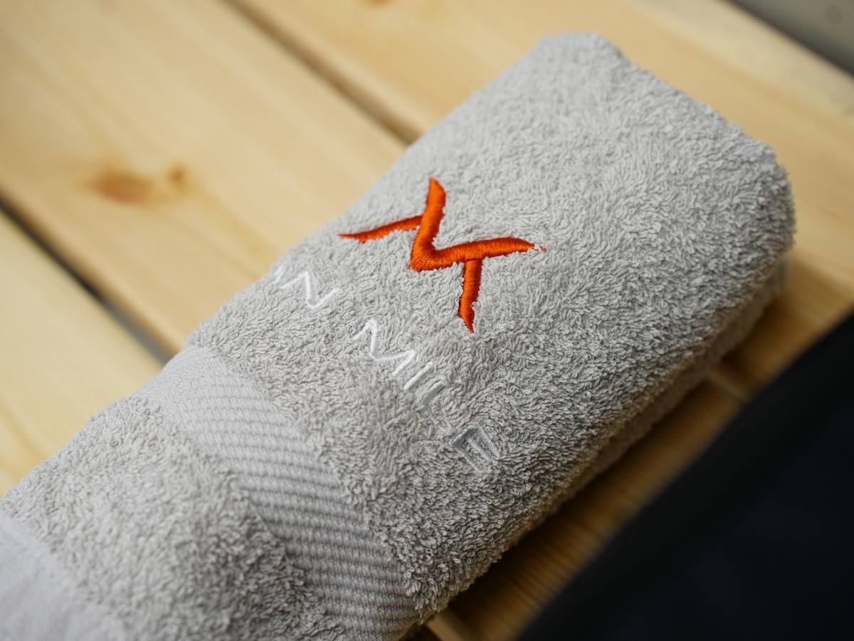 Complimentary VAN MILE towel