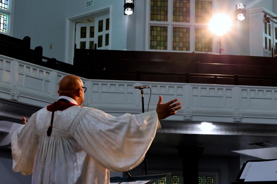 pastor worship service