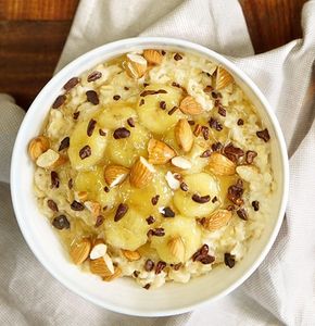 Banana, almond and honey energy porridge