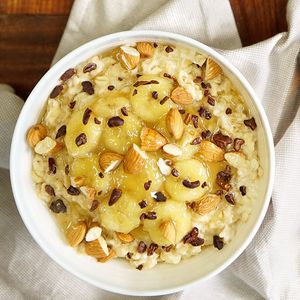 Banana, almond and honey energy porridge
