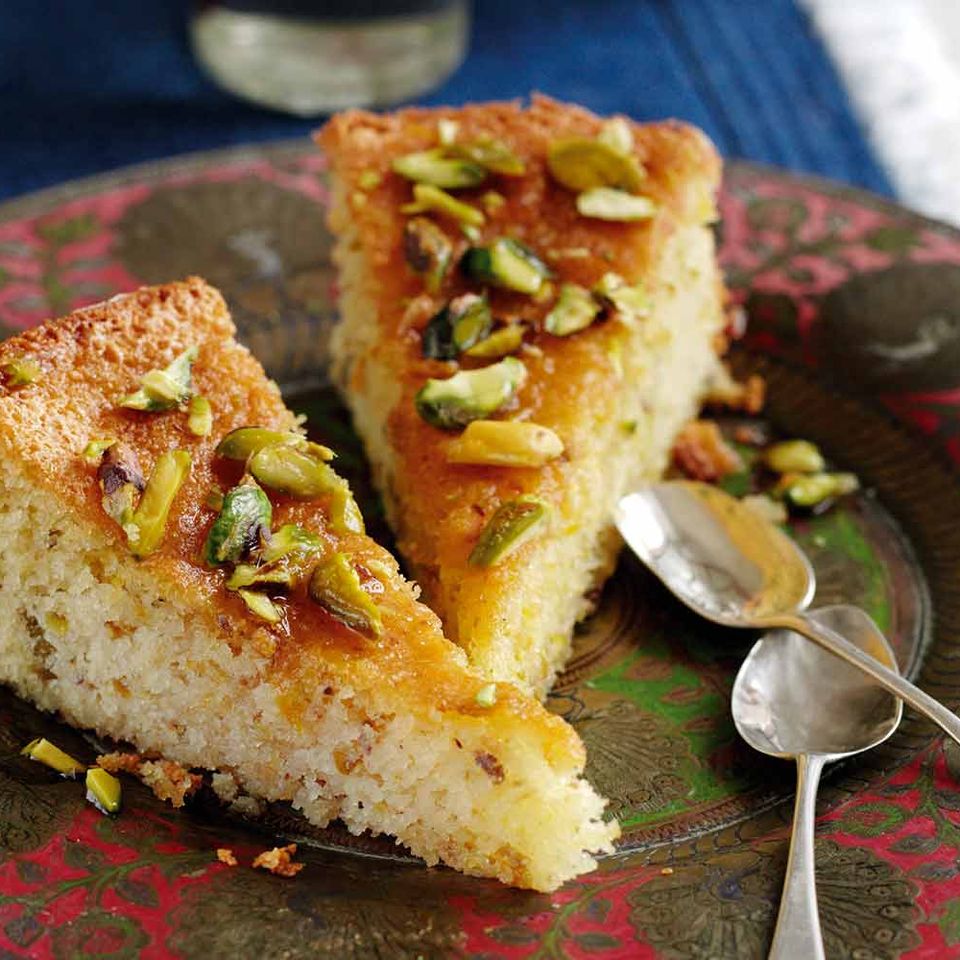 Pistachio cake with honey syrup