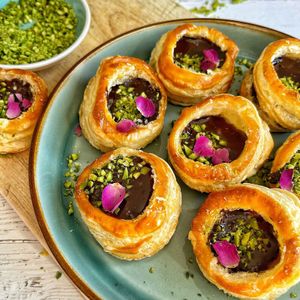 Honey, Cocoa and Pistachio Puffs