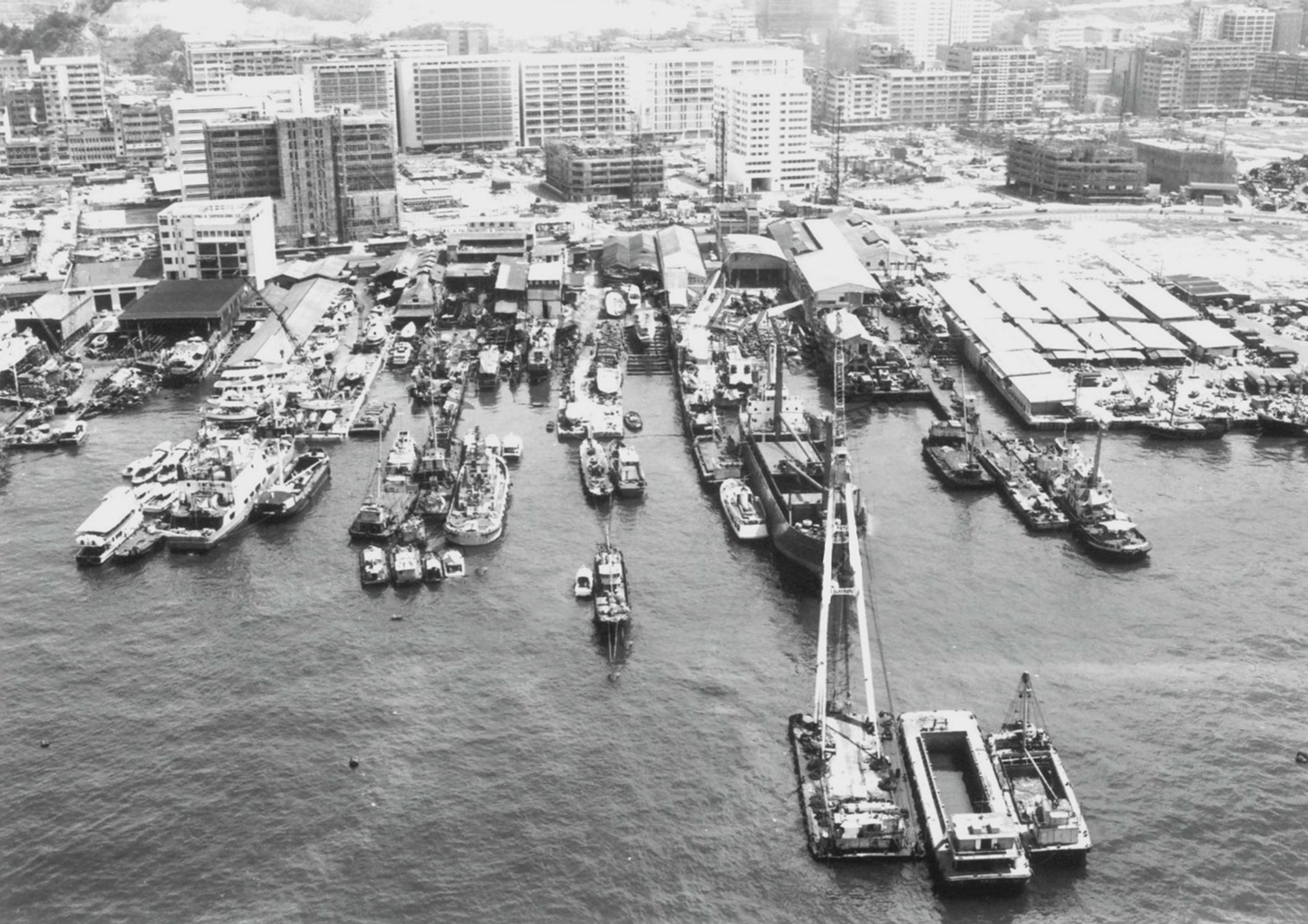 1967 photo of Cheung Sha Wan dockside near Lai Chi Kok road