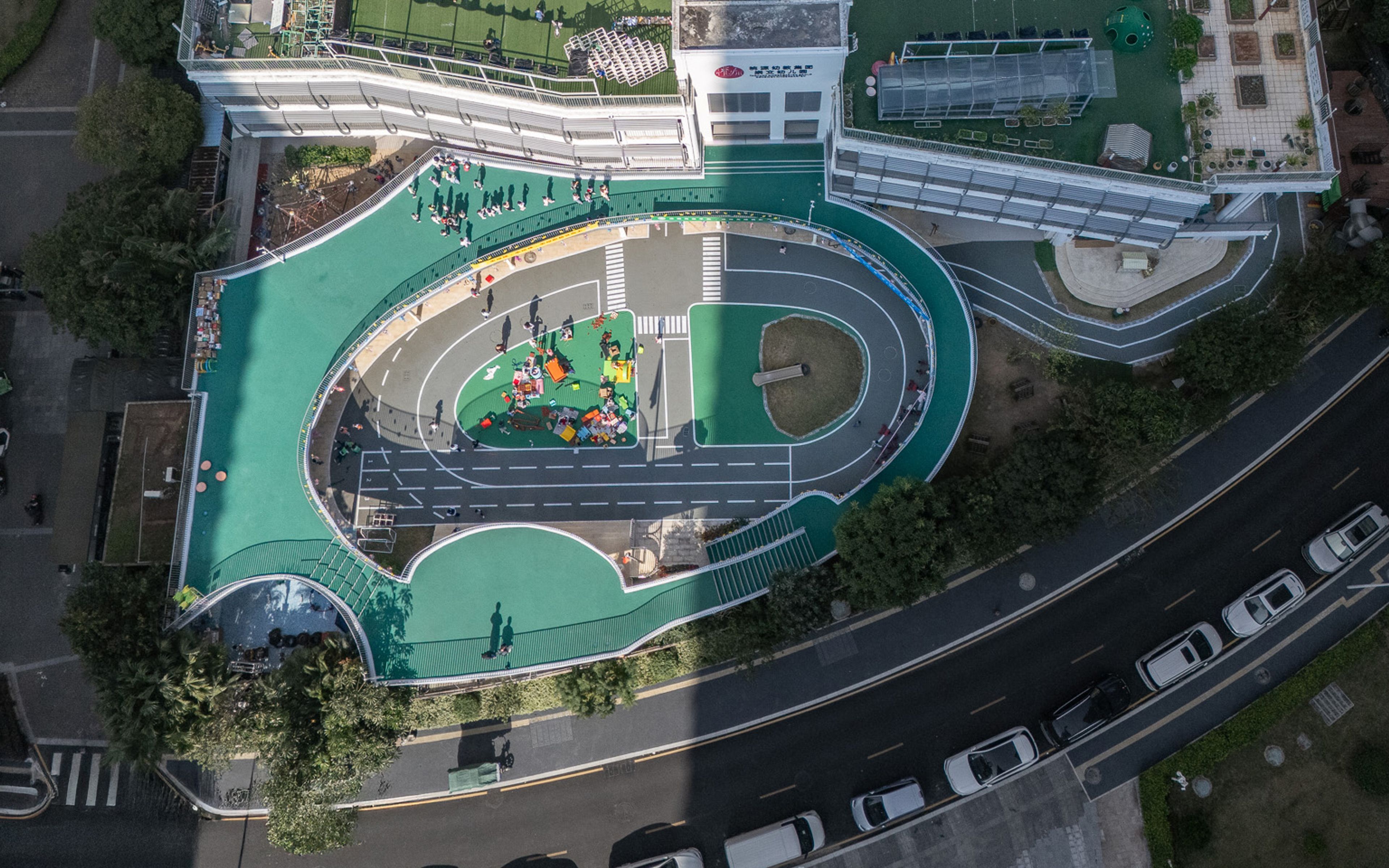 Thoughtful kindergarten design that blends playful learning zones with age-appropriate safety and comfort