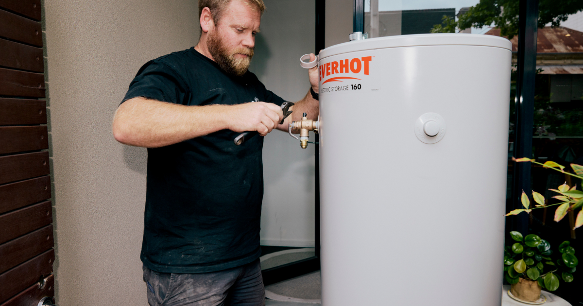 Hot Water Heater Problems: Troubleshooting & When to Call