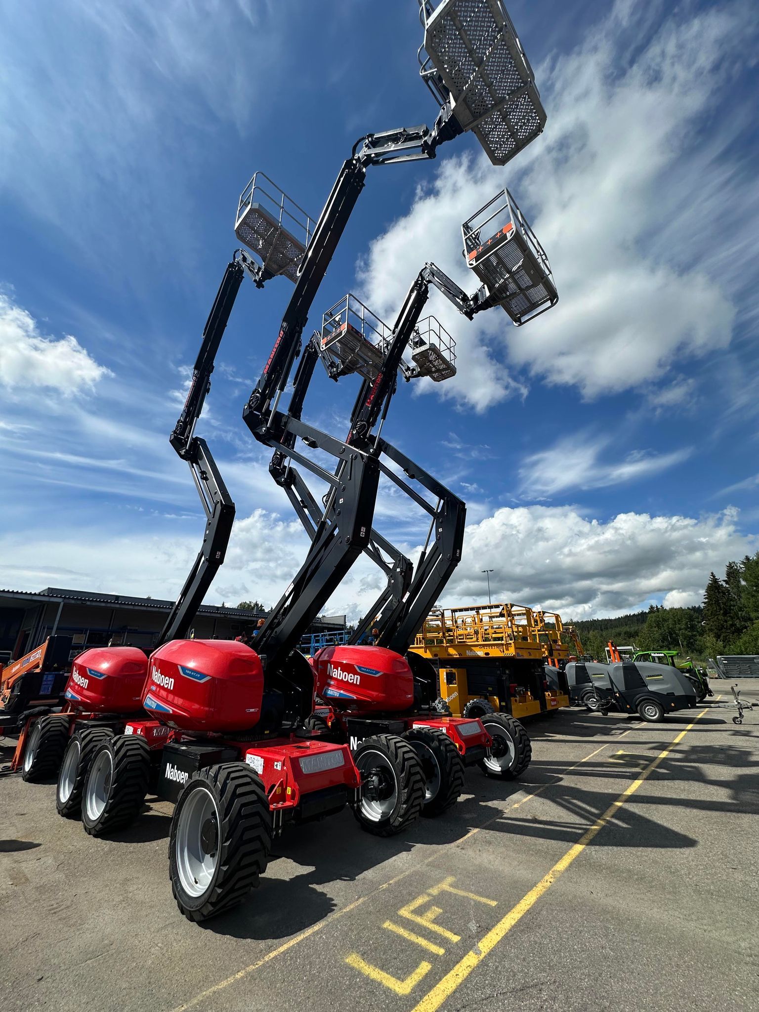 De første elektriske Manitou 160 ATJe + og 180 ATJe har kommet til ...