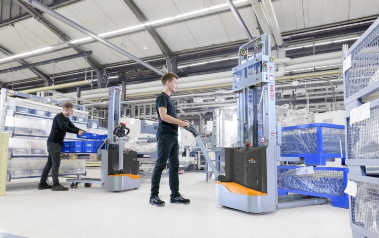 Machines / STILL ECV | Hesselberg