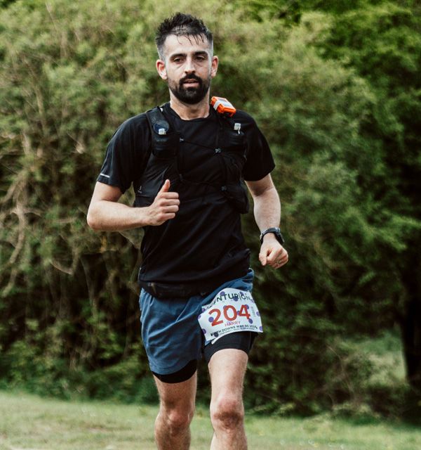 Runner in black