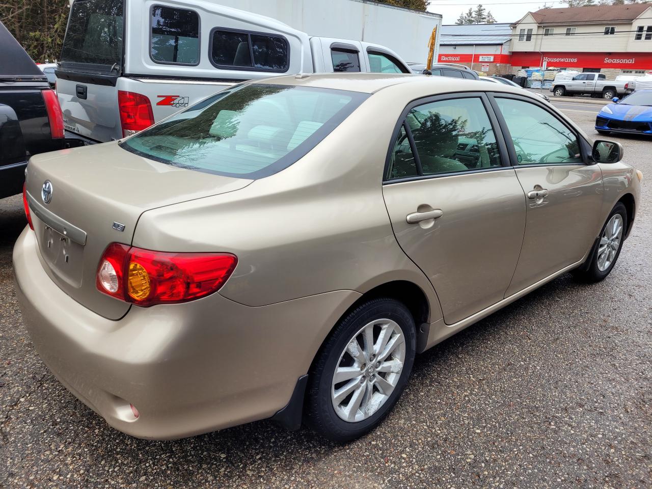 2009 Toyota Corola view 1