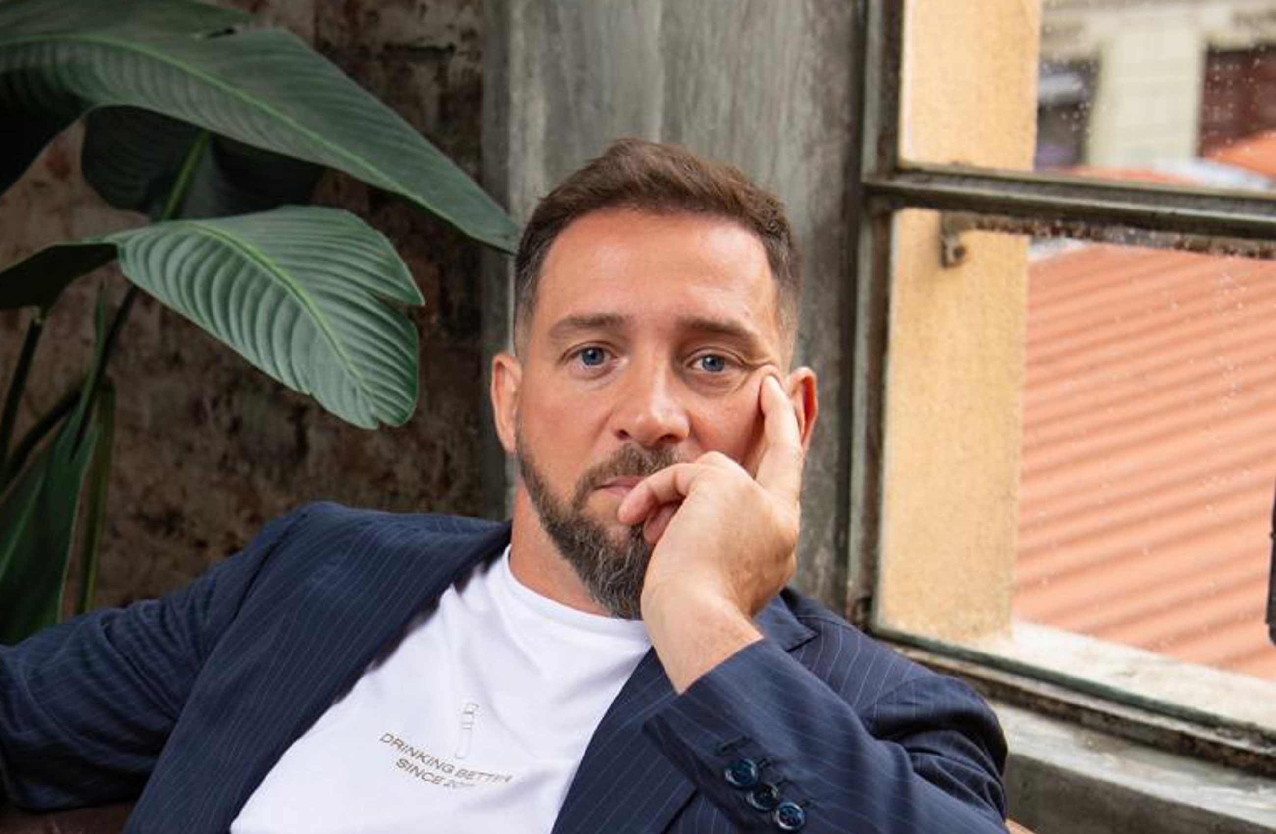 Oltre il Bancone, il Silenzio.