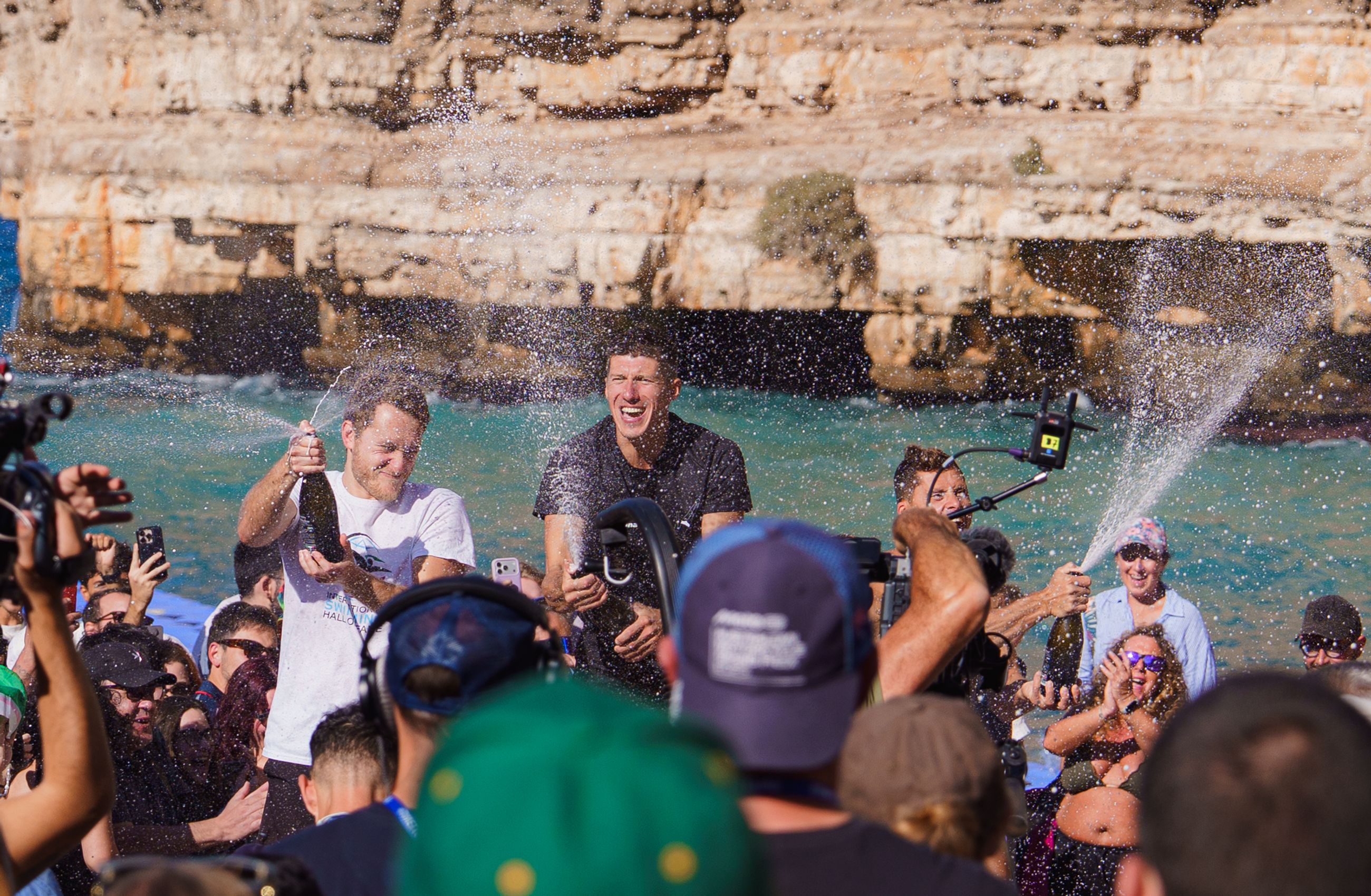 CLIFF DIVING