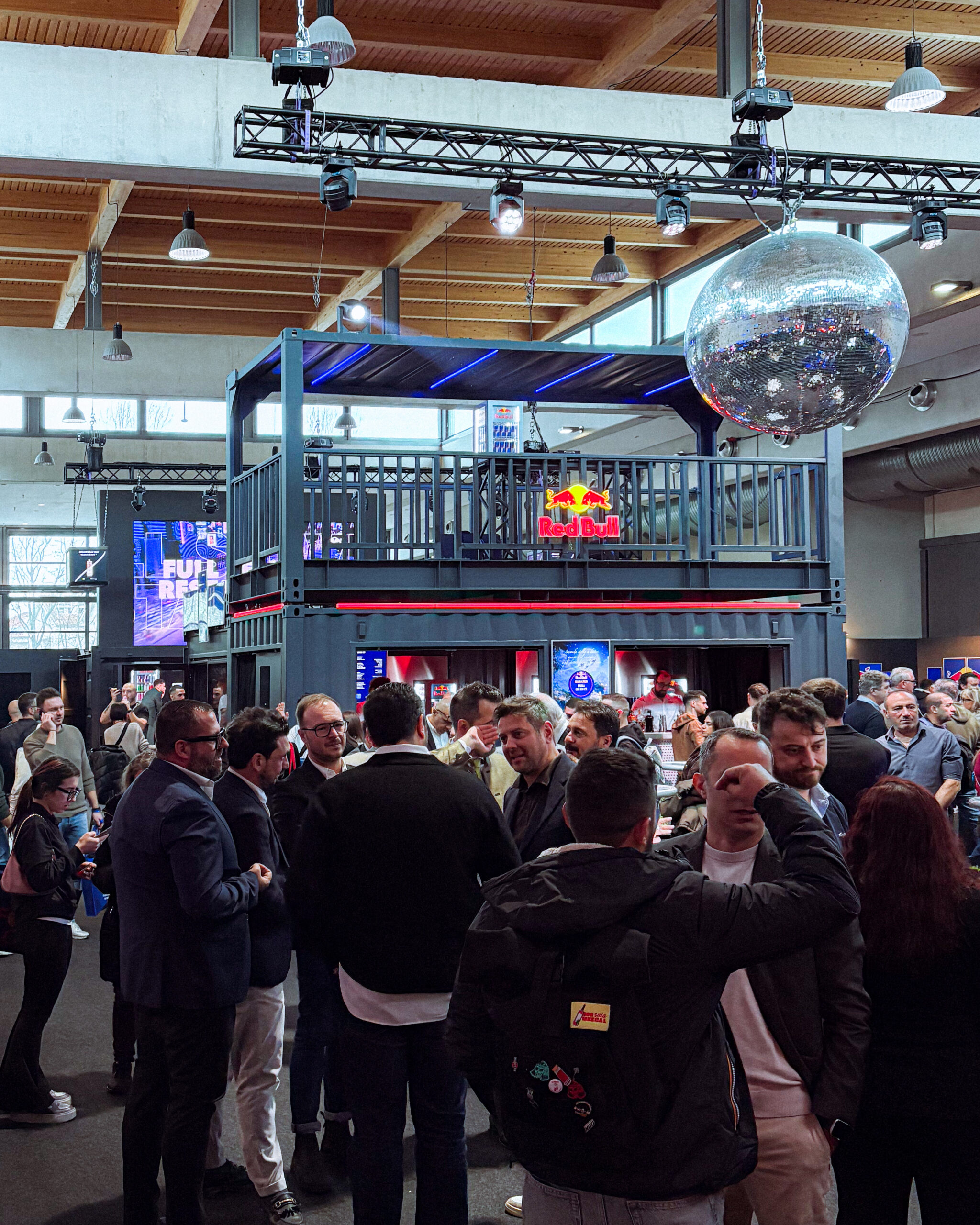 Giorno 1: Il villaggio Red Bull prende vita