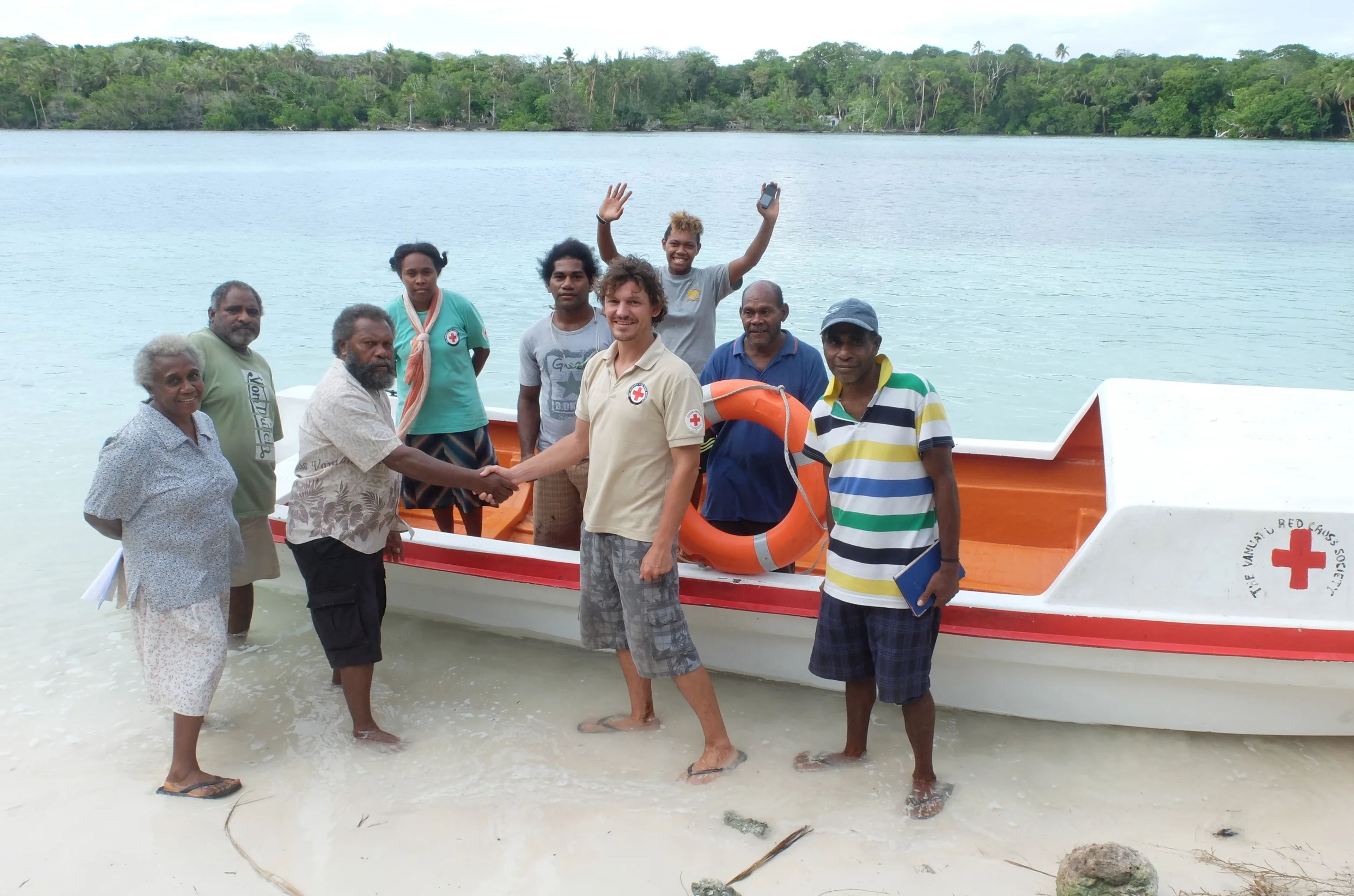 The Red Cross donates boats in Torba