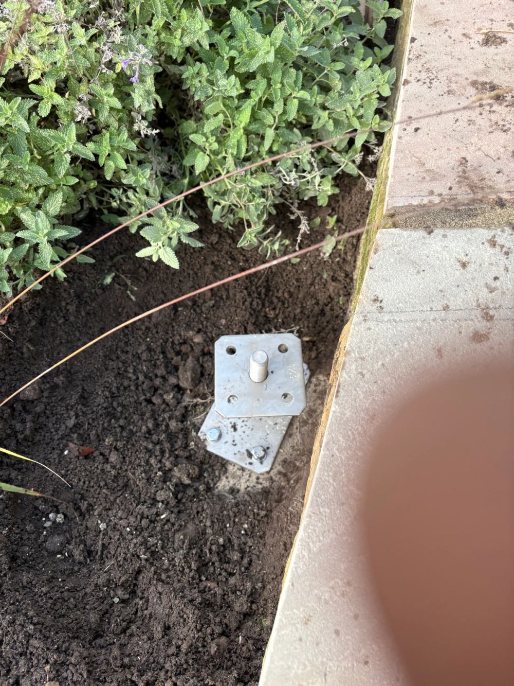 Plate detail for sitting posts on 