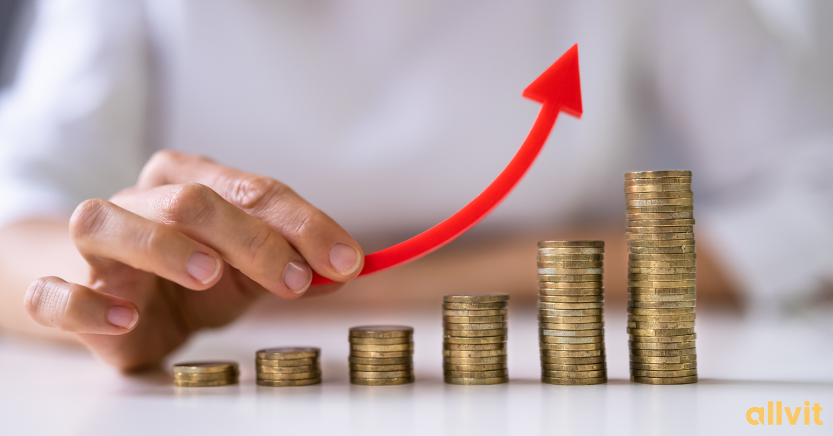 Penger stablet i stigende rekkefølge. Foto.