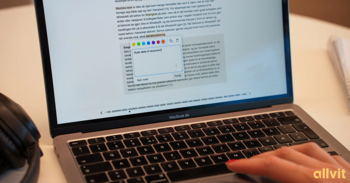 Digital pensumbok på Mac. Foto.