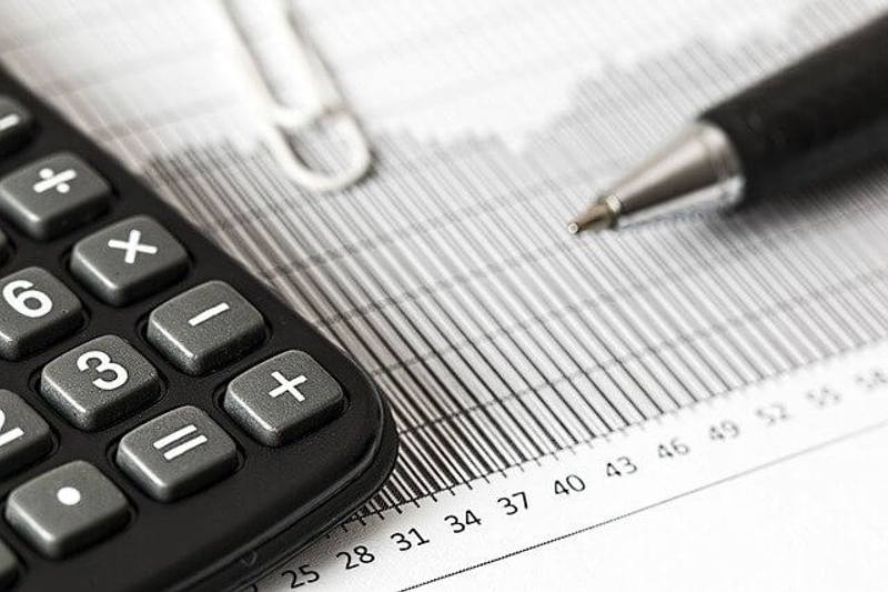 How to Calculate and Project Revenue Growth