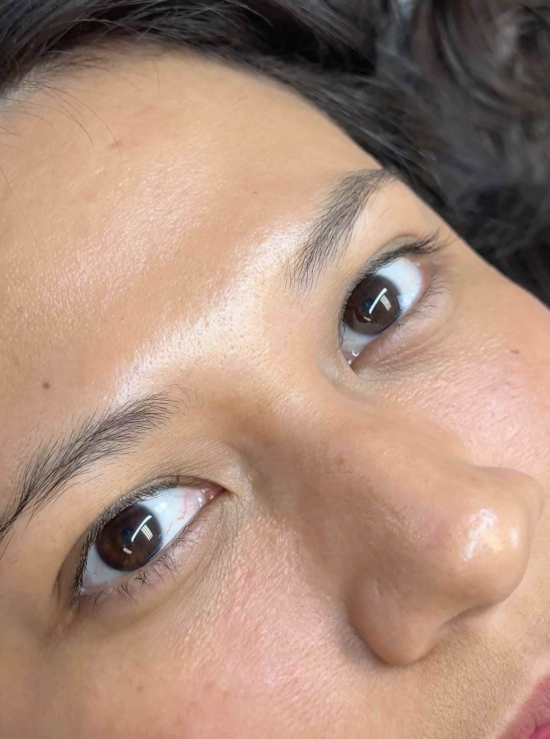 Both eyes with natural lashes before eyelash extensions