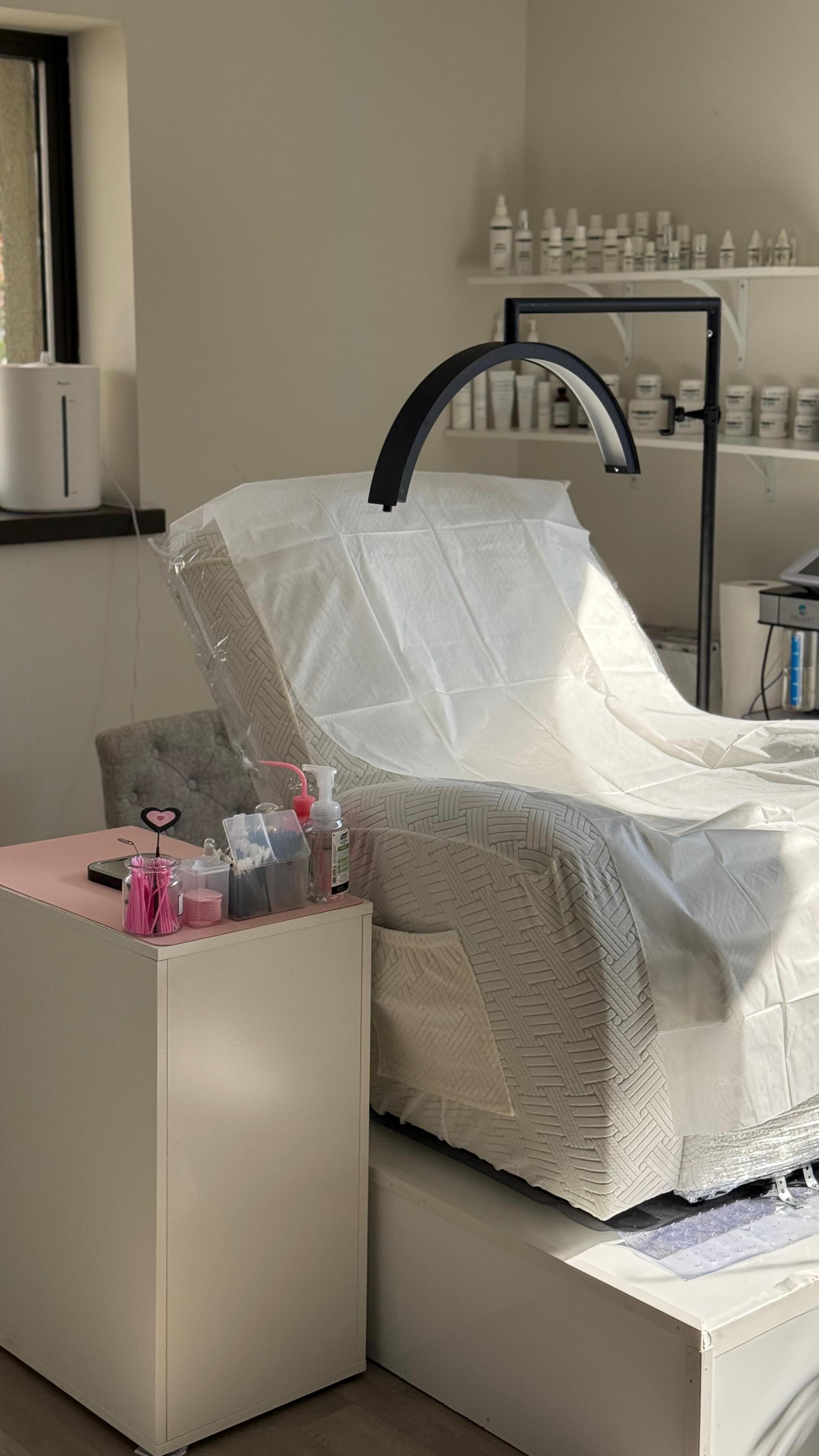 The perfect day starts with a facial appointment.

Do you agree? 😏

@beauty.republic.ma