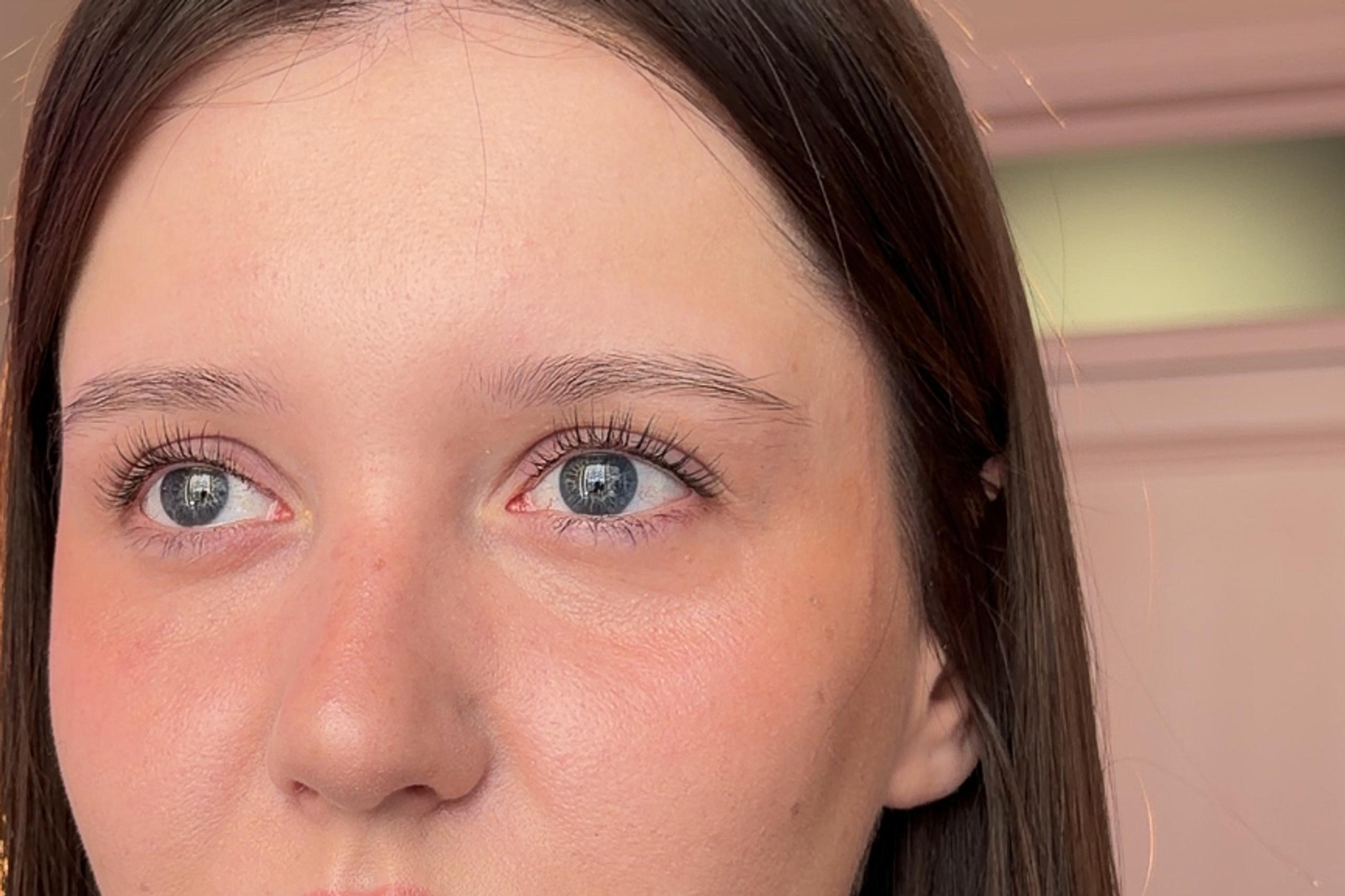 Client arrives with clean, product-free eyebrows before brow lamination.