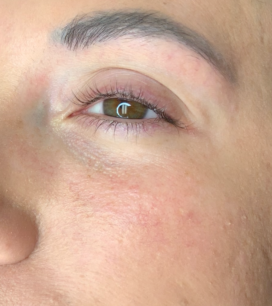 Hazel eye with natural lashes before eyelash extensions