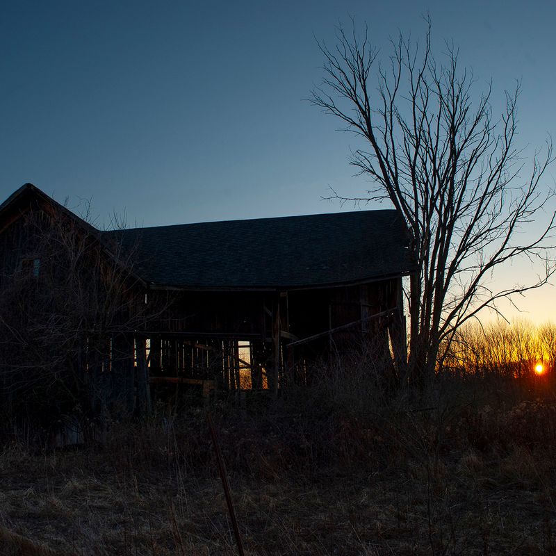 Barn at Sunrise 