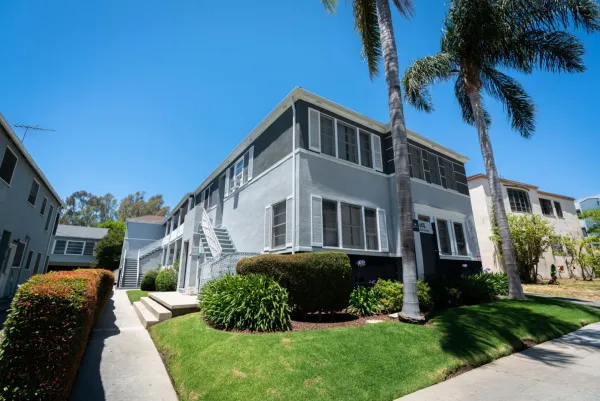 605 Kelton Ave.