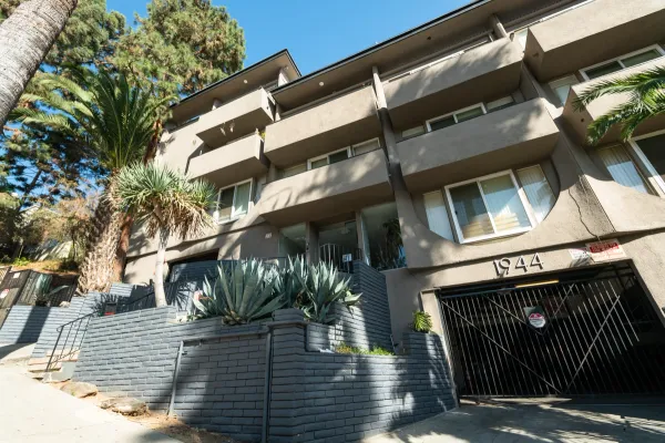 1944 Whitley Ave.
