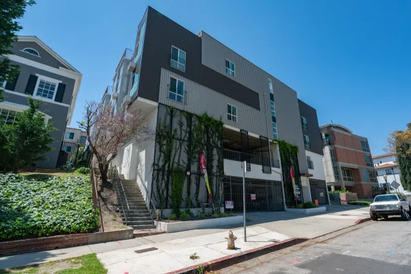 641 Gayley Ave.