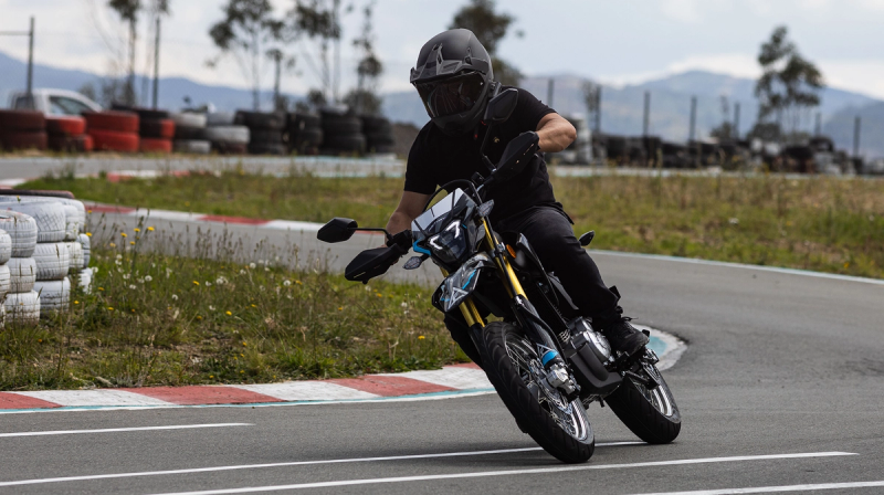 Nueva REVOLVER 250: Dos versiones, un mismo ADN