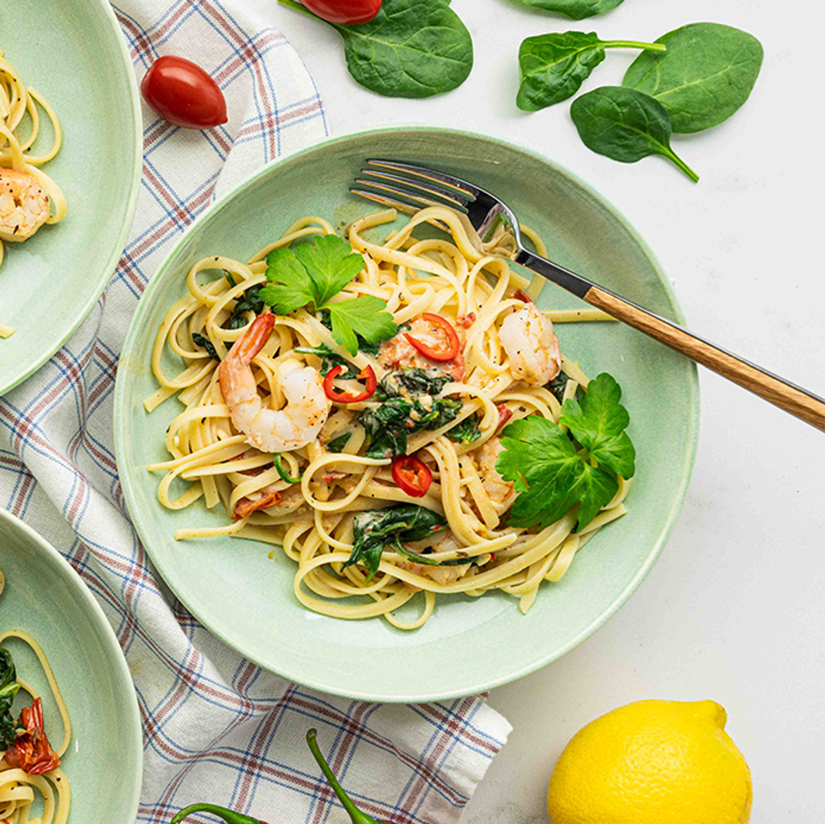 pasta-j-ttikatkaravuilla-kirsikkatomaateilla-ruokaboksi