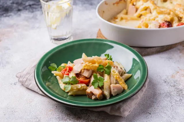 Oven-Baked Pasta with Smoked Chicken & Cherry Tomatos