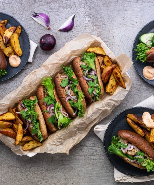 Pork Banh mi hodarit & paahdettuja lohkoperunoita