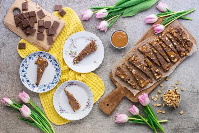 Ruokaboksin Snickerspiirakka