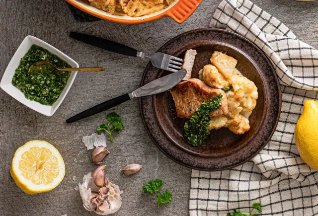 Gremolata lehtipersiljalla