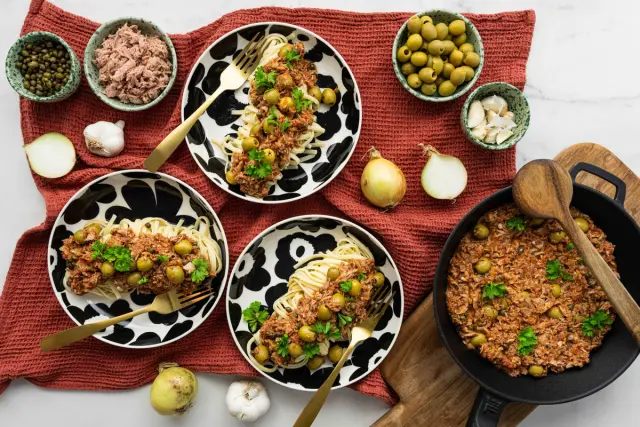 Pasta alla puttanesca tonnikalalla