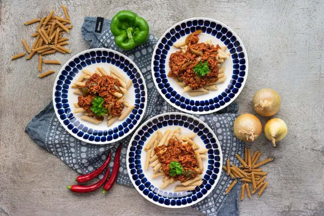 Mausteinen bolognese Muu-jauhiksesta & täysjyväpastaa