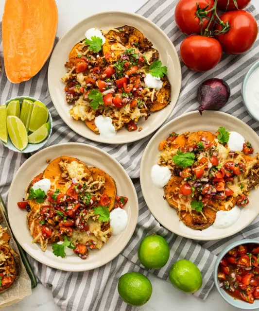 Sweet potato “nacho tray” with minced beef & pico de gallo