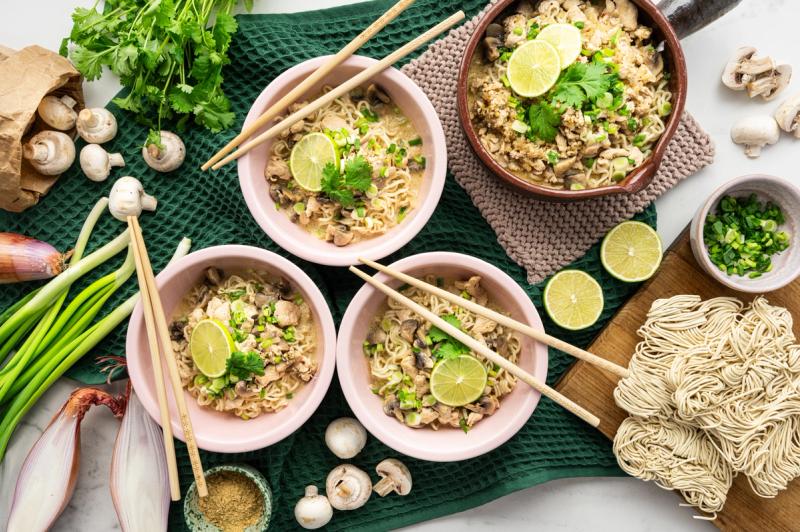 Tom kha gai & nuudeleita