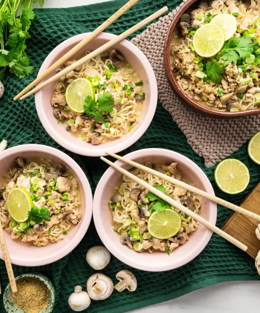 Tom kha gai & nuudeleita