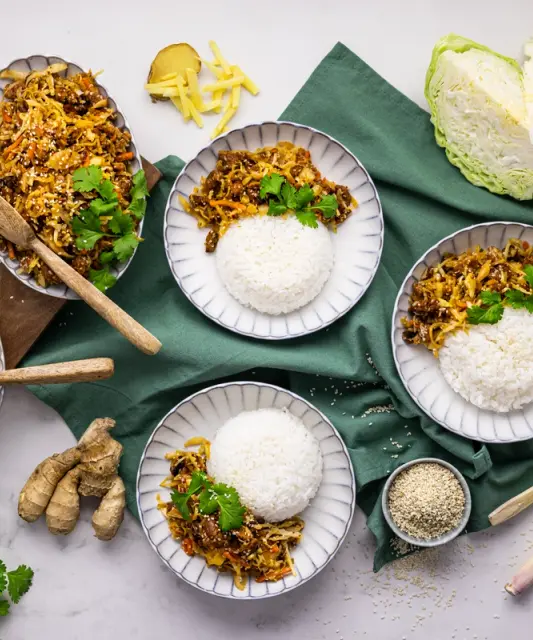 Spicy pulled oats wok with lemongrass & rice