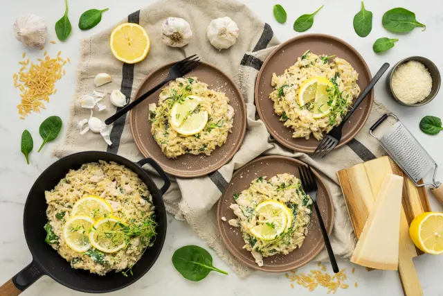 Täyteläinen orzotto broilerilla & parmesanjuustoa